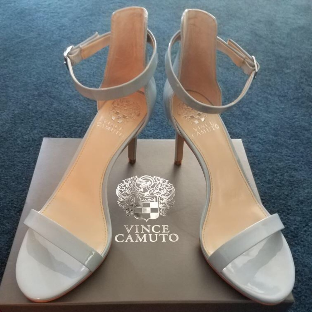 Heels - Picture 3 of 3